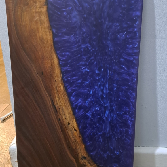 Wood and Resin Cutting Board